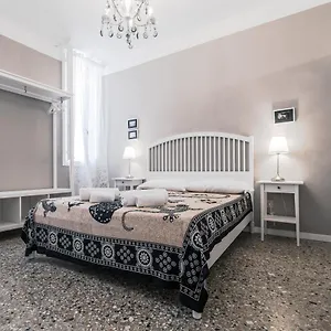appartamento-ai-greci-residenza-quaggio.hotelslidodijesolo.com/